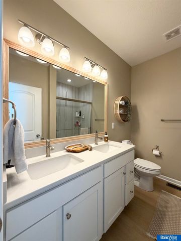 7832 Nicole Lane, Lincoln, NE 68516