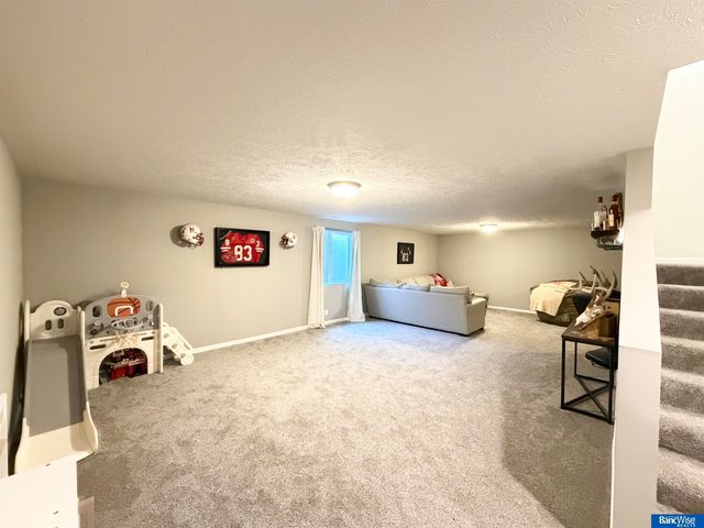 7832 Nicole Lane, Lincoln, NE 68516
