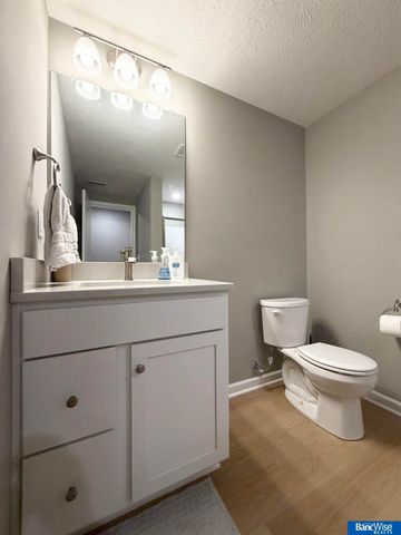 7832 Nicole Lane, Lincoln, NE 68516