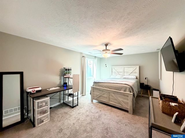 7832 Nicole Lane, Lincoln, NE 68516