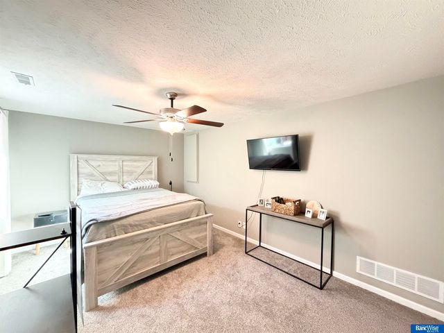 7832 Nicole Lane, Lincoln, NE 68516