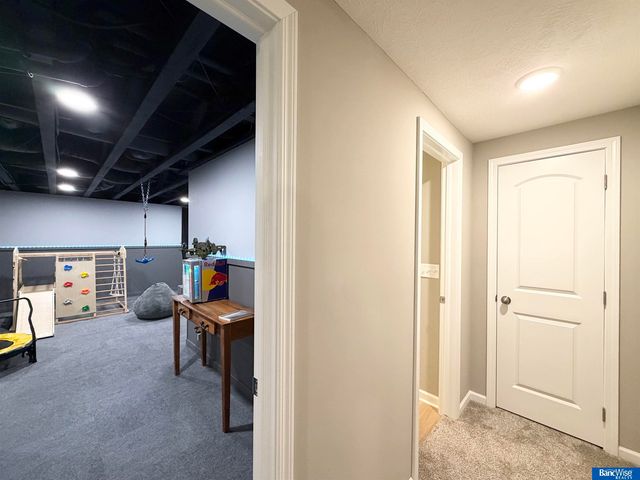 7832 Nicole Lane, Lincoln, NE 68516