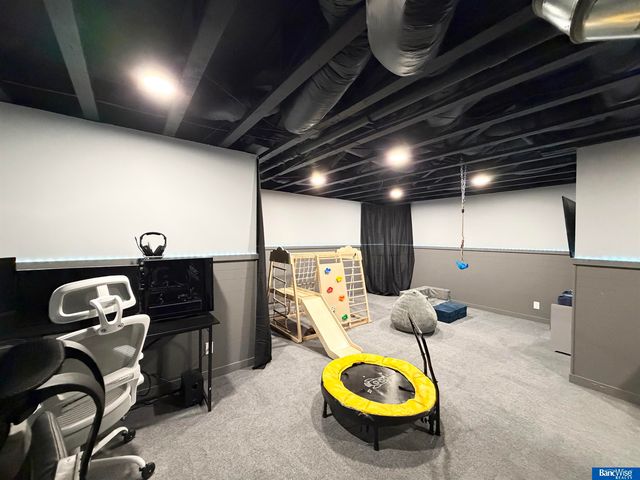 7832 Nicole Lane, Lincoln, NE 68516
