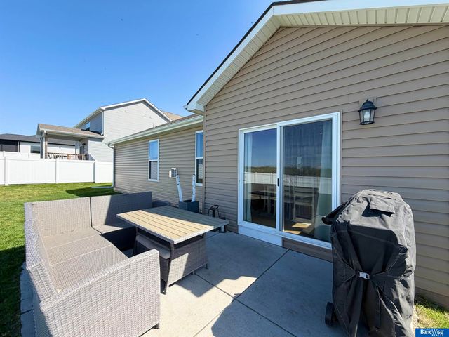 7832 Nicole Lane, Lincoln, NE 68516