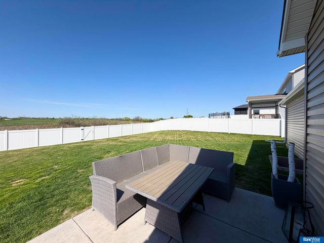 7832 Nicole Lane, Lincoln, NE 68516