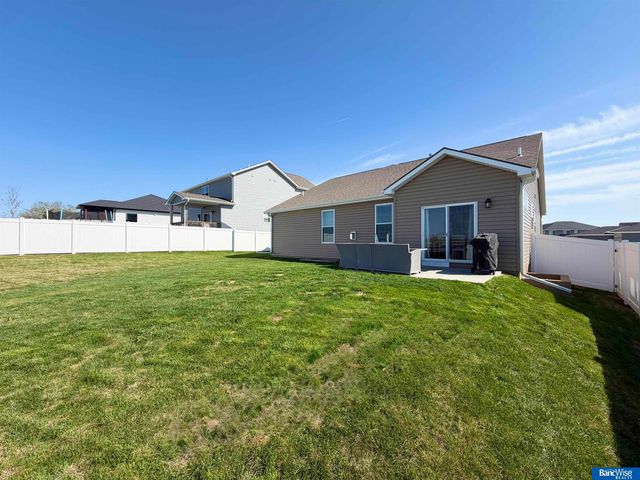 7832 Nicole Lane, Lincoln, NE 68516
