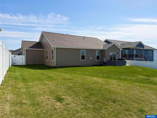 7832 Nicole Lane, Lincoln, NE 68516
