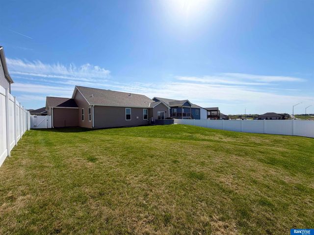7832 Nicole Lane, Lincoln, NE 68516