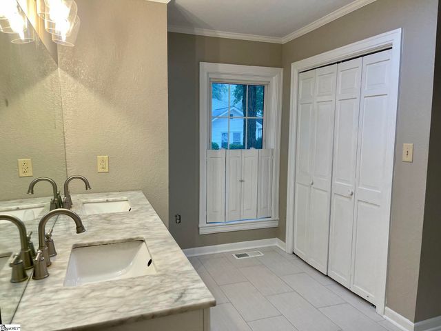 416 S Kentucky Avenue, Chesnee, SC 29323