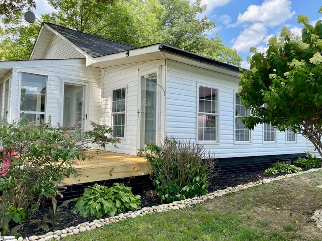 416 S Kentucky Avenue, Chesnee, SC 29323