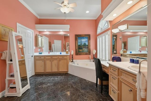 6087 Longmire Trail, Conroe, TX 77304