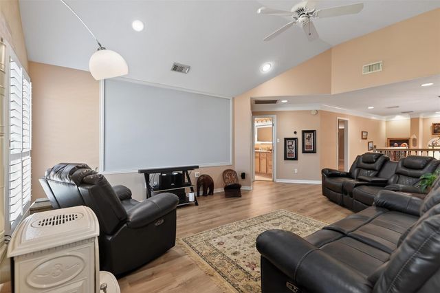 6087 Longmire Trail, Conroe, TX 77304