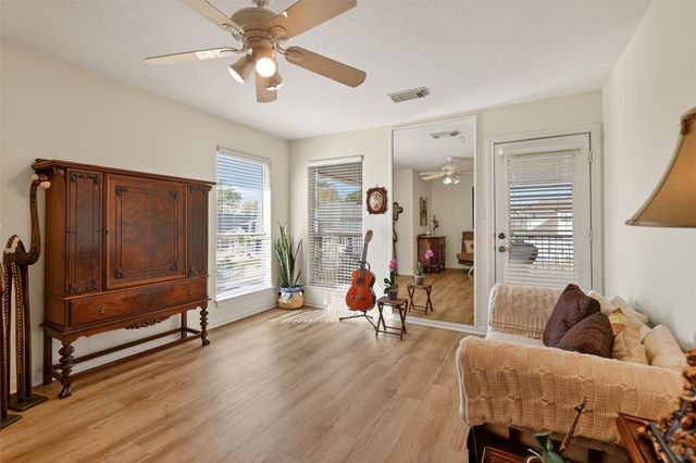 6087 Longmire Trail, Conroe, TX 77304