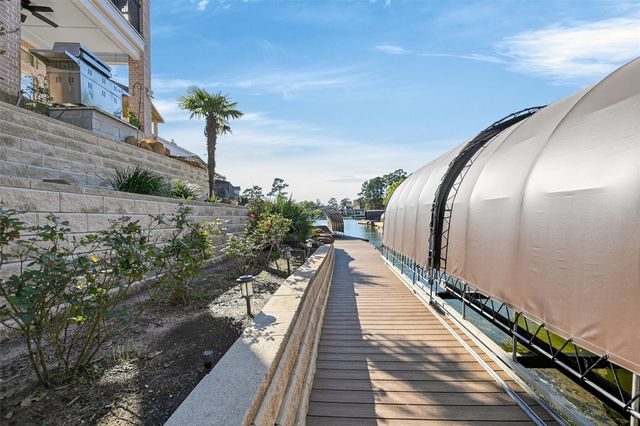 6087 Longmire Trail, Conroe, TX 77304