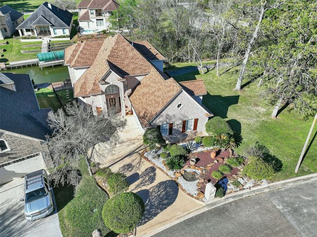 6087 Longmire Trail, Conroe, TX 77304