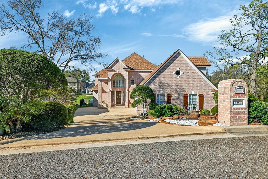 6087 Longmire Trail, Conroe, TX 77304