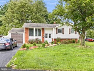 2 SUNDEW RD, Newark, DE 19711