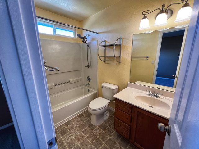 10504 Woodquail Drive NW, Albuquerque, NM 87114