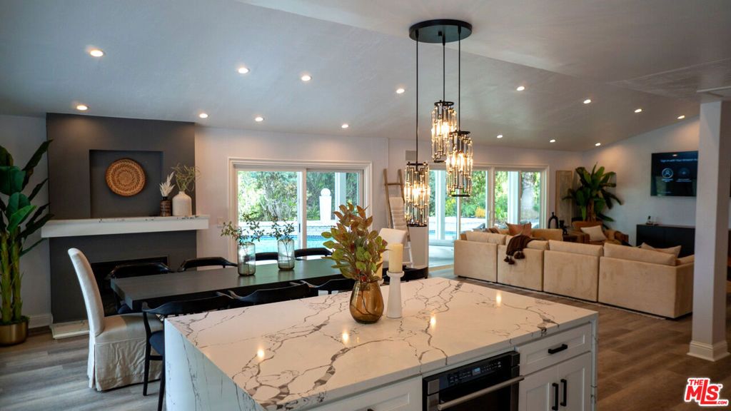 3914 Braewood Court, Tarzana, CA 91356 — photo 3