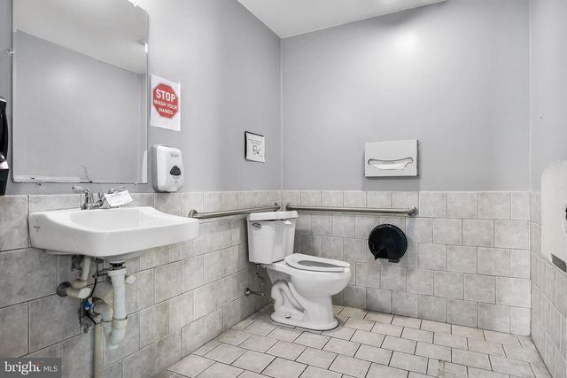 122 HADDON AVE, Collingswood, NJ 08108