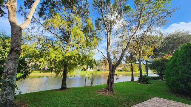 1042 Grove Park Circle, Boynton Beach, FL 33436