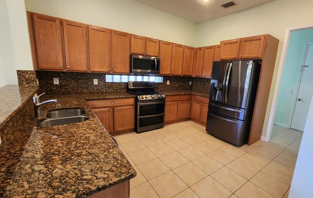 1042 Grove Park Circle, Boynton Beach, FL 33436