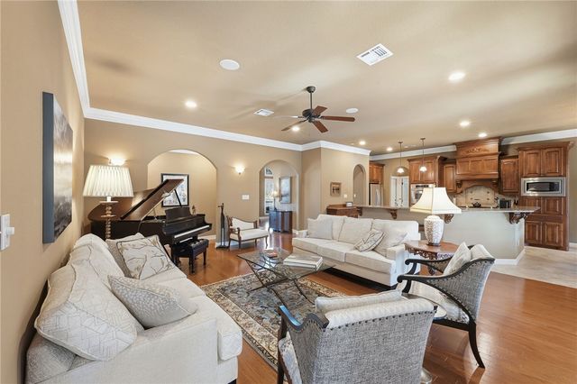 720 Plum Hollow Drive, College Station, TX 77845