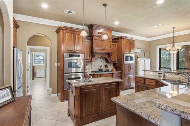 720 Plum Hollow Drive, College Station, TX 77845