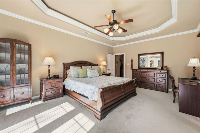 720 Plum Hollow Drive, College Station, TX 77845