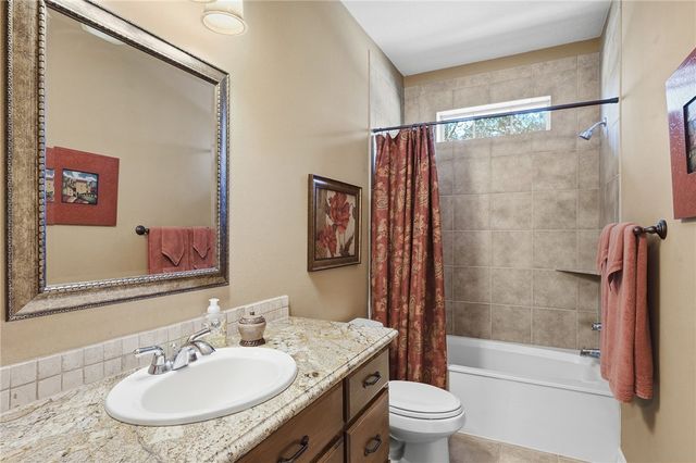 720 Plum Hollow Drive, College Station, TX 77845