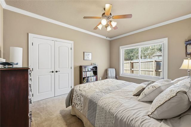 720 Plum Hollow Drive, College Station, TX 77845