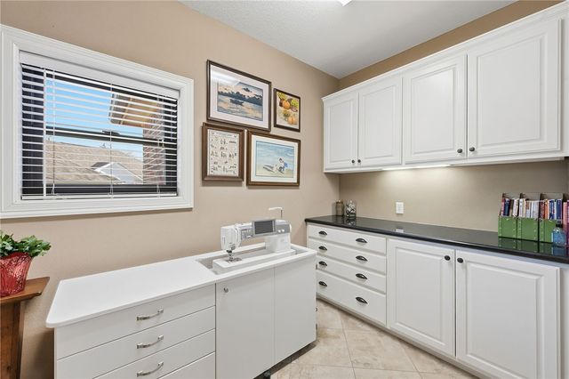 720 Plum Hollow Drive, College Station, TX 77845