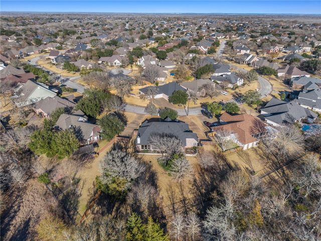 720 Plum Hollow Drive, College Station, TX 77845