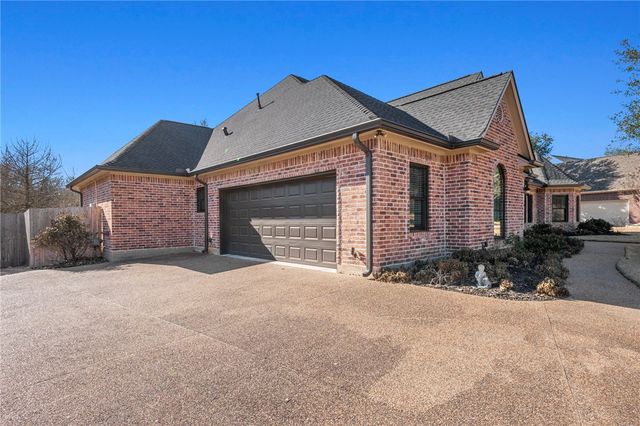 720 Plum Hollow Drive, College Station, TX 77845