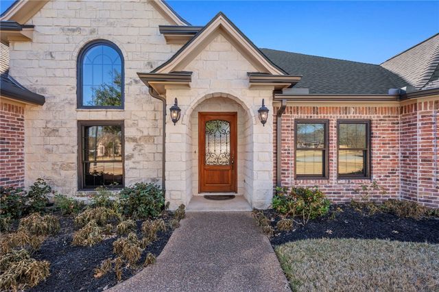 720 Plum Hollow Drive, College Station, TX 77845