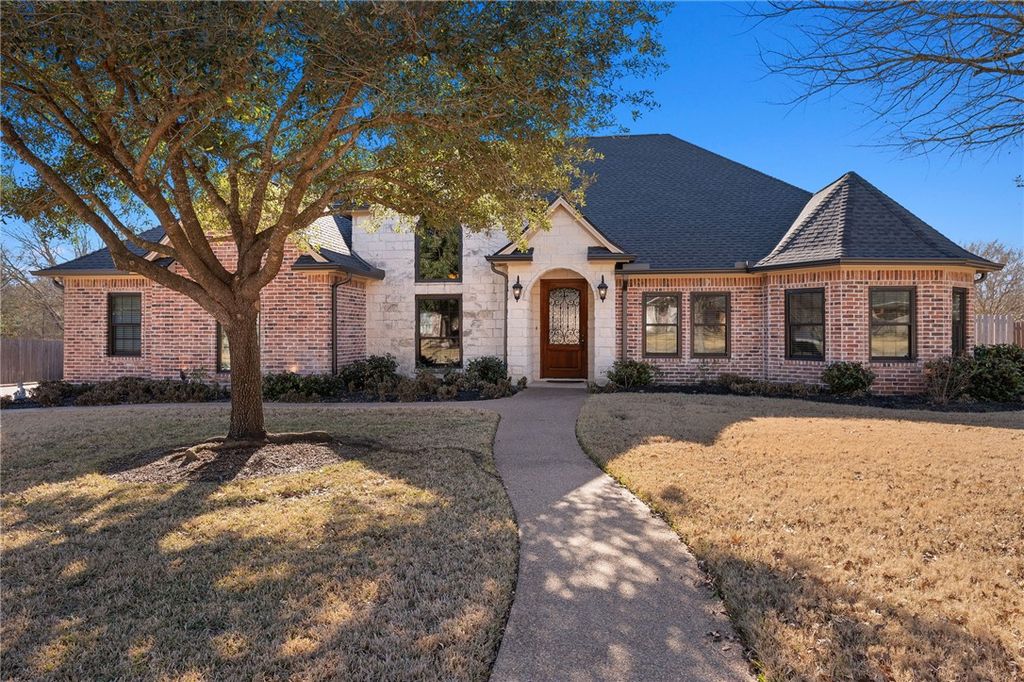 720 Plum Hollow Drive, College Station, TX 77845