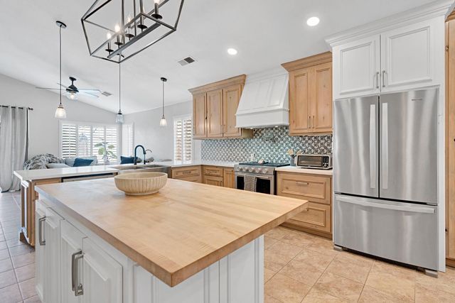 5745 E Florence Avenue, Fresno, CA 93727
