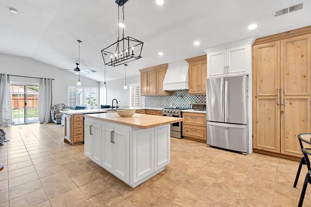 5745 E Florence Avenue, Fresno, CA 93727