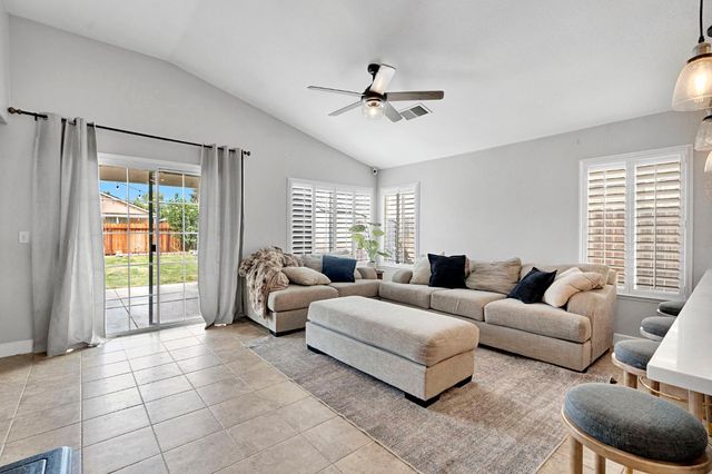 5745 E Florence Avenue, Fresno, CA 93727
