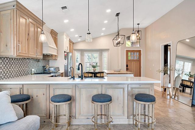 5745 E Florence Avenue, Fresno, CA 93727