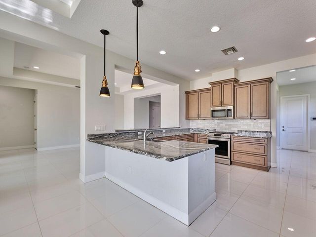 15966 Whippoorwill Circle, Loxahatchee, FL 33470