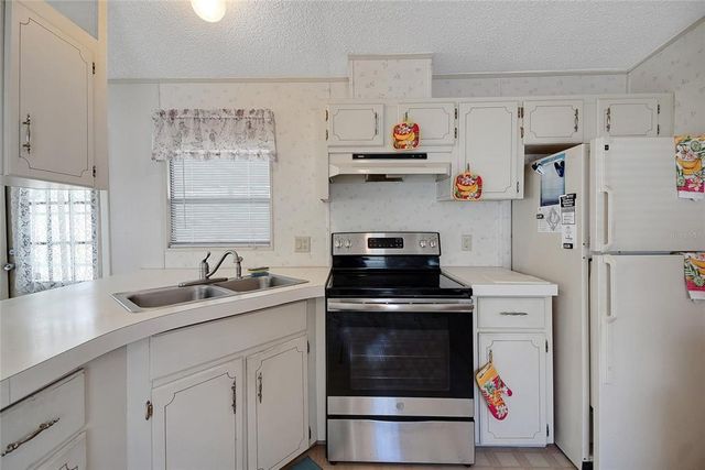 32339 OAK PARK DRIVE, Leesburg, FL 34748