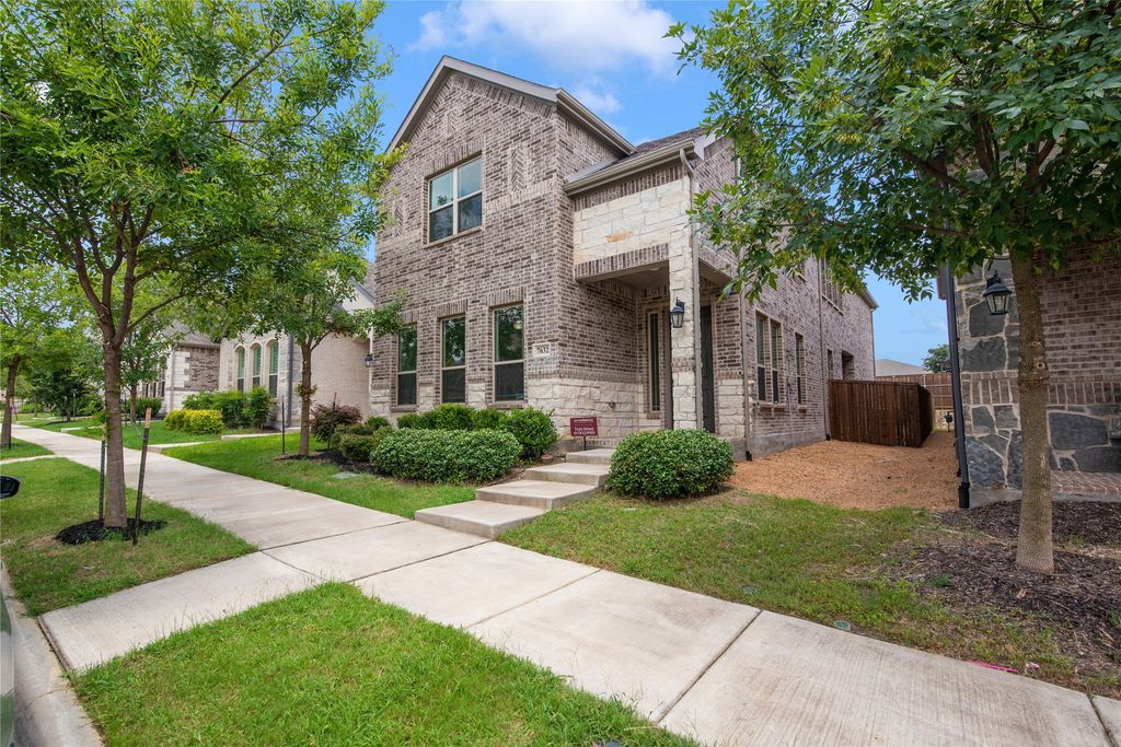 7632 Regal Lane, North Richland Hills, TX 76180