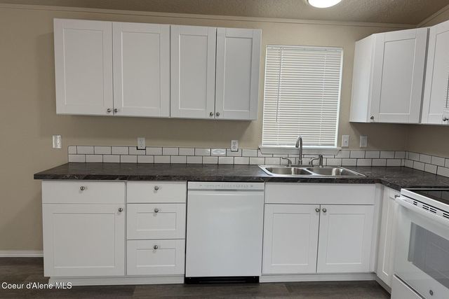 10734 N Benoit St, Hayden, ID 83835