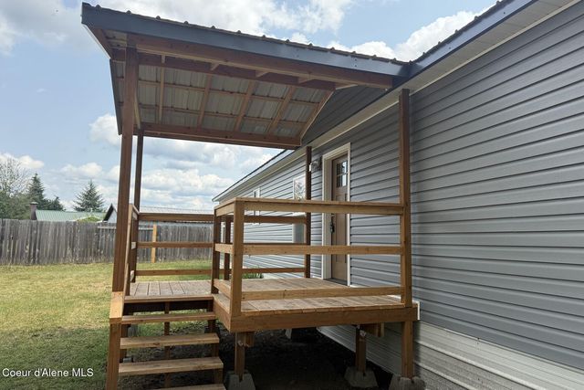 10734 N Benoit St, Hayden, ID 83835