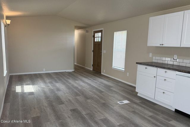 10734 N Benoit St, Hayden, ID 83835