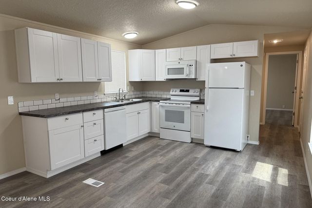 10734 N Benoit St, Hayden, ID 83835