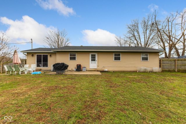 8358 W Sycamore Road, Fairland, IN 46126