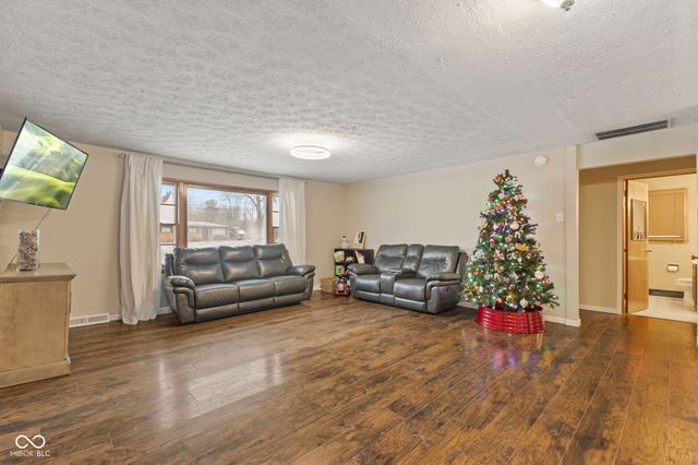 8358 W Sycamore Road, Fairland, IN 46126