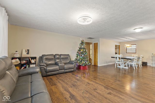 8358 W Sycamore Road, Fairland, IN 46126